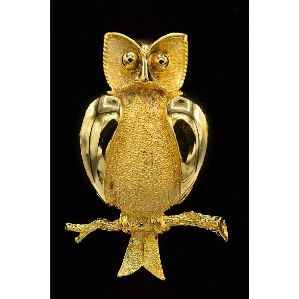 Vintage Wise Owl Pin Brooch Brushed Gold Textured Chunky Figural 80s 1980s BinJ